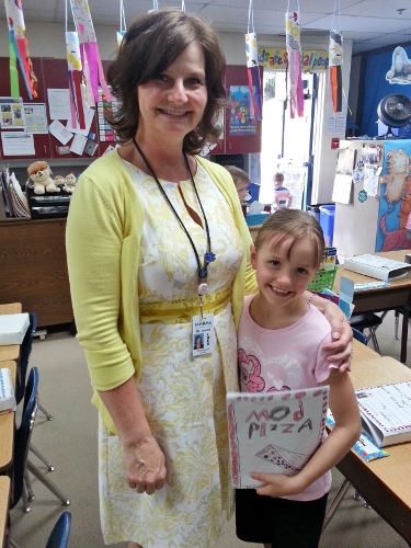 After we dropped Sage off to sing with the Honor Choir, we went to Molly's 1st Grade classroom. This is our second time having Mrs. Jewett as a teacher and we just love her! It hasn't been an easy year for Molly, but Mrs. Jewett has been so helpful and kind.